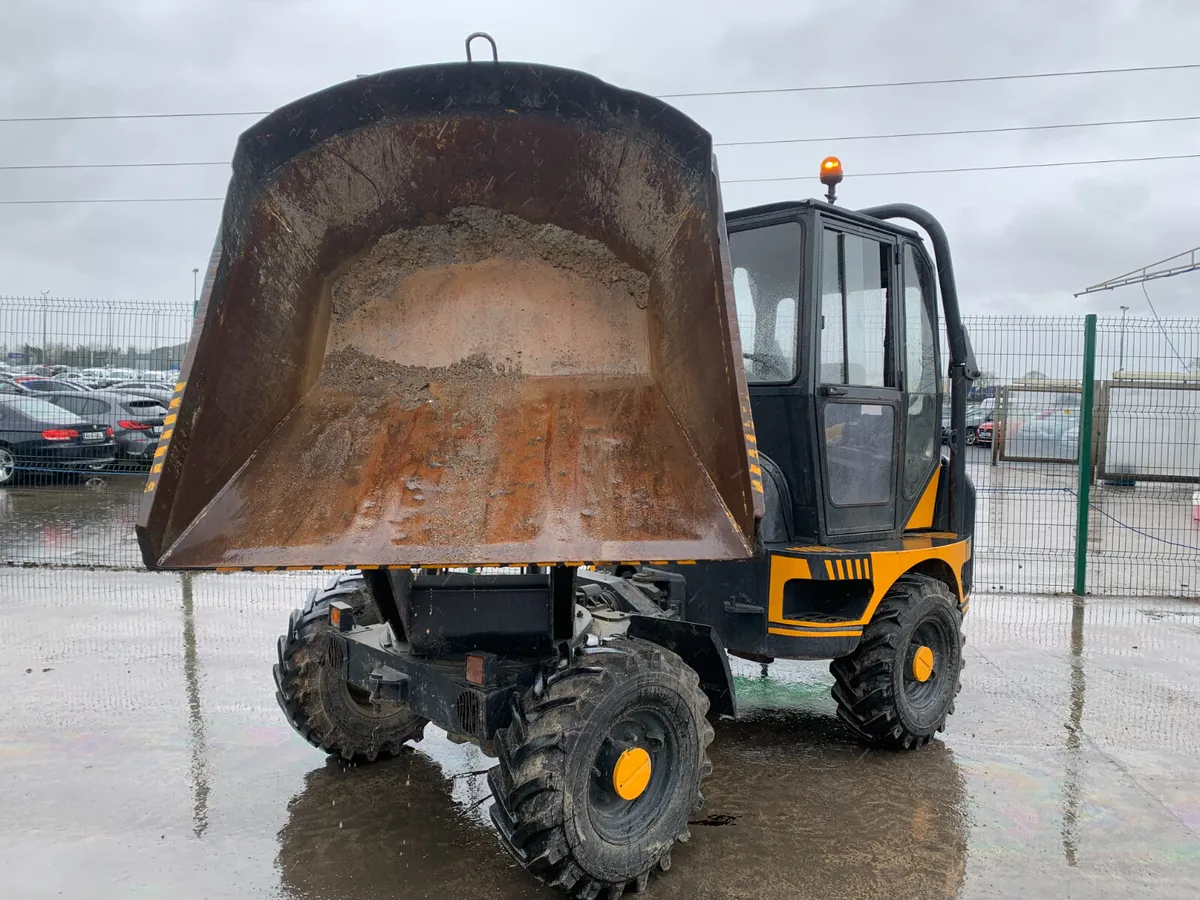 UNRESERVED 2004 LIFTON NEUSON 3T SWIVEL DUMPER - Image 1