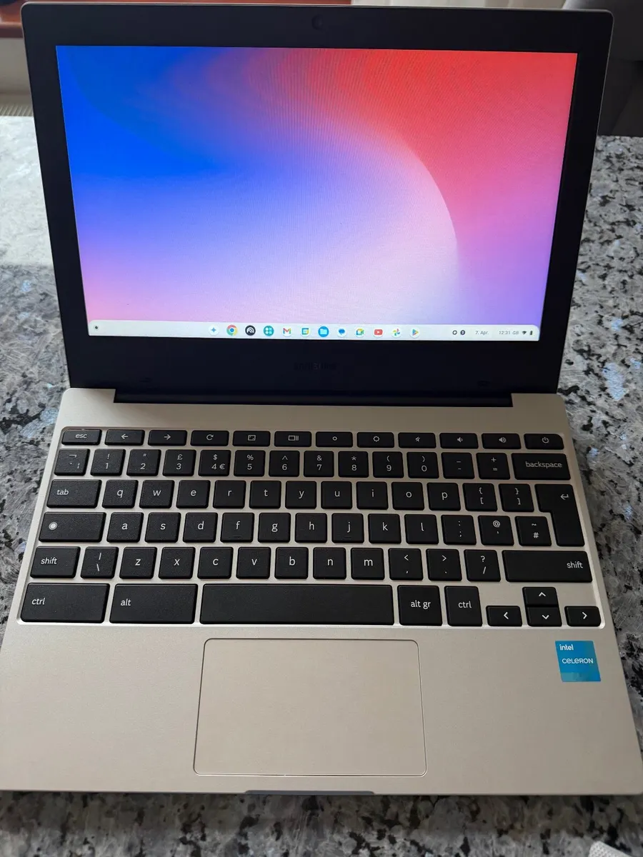 Samsung Chromebook + Apple Magic Mouse - Image 1