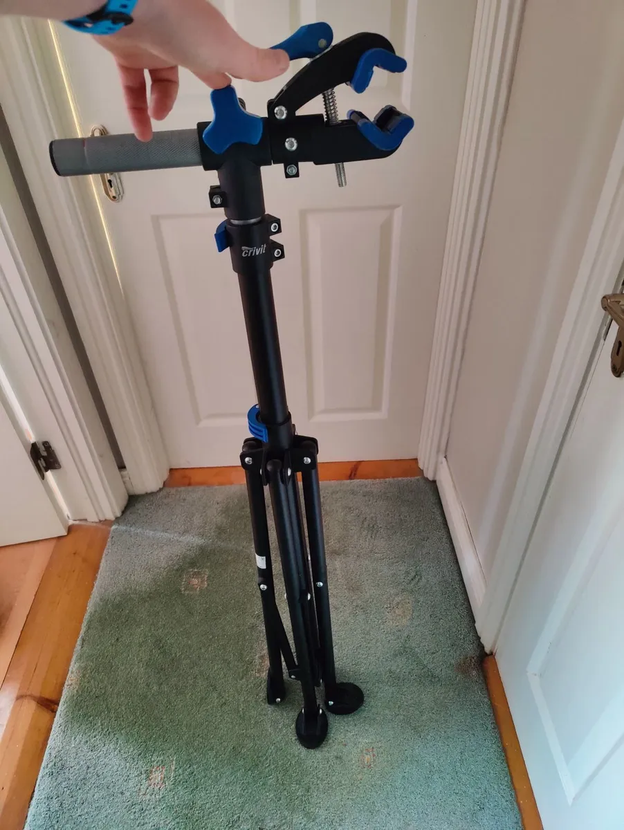 Bike maintenance stand - Image 1