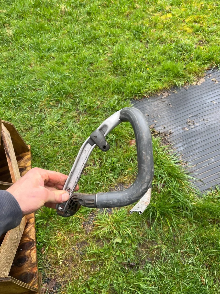 560xp full wrap handle bar and large felling dogs - Image 2