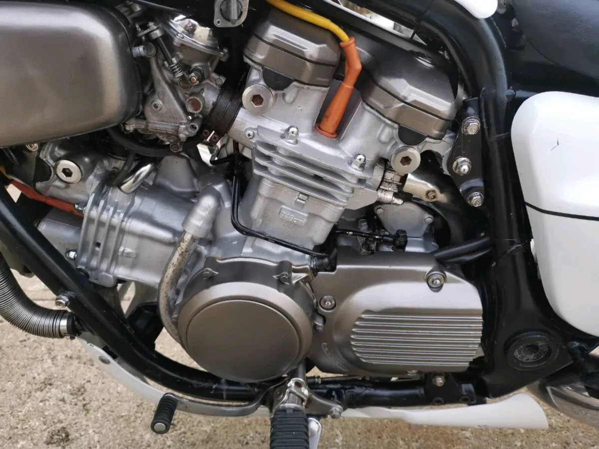 Honda Super Magna - Image 3