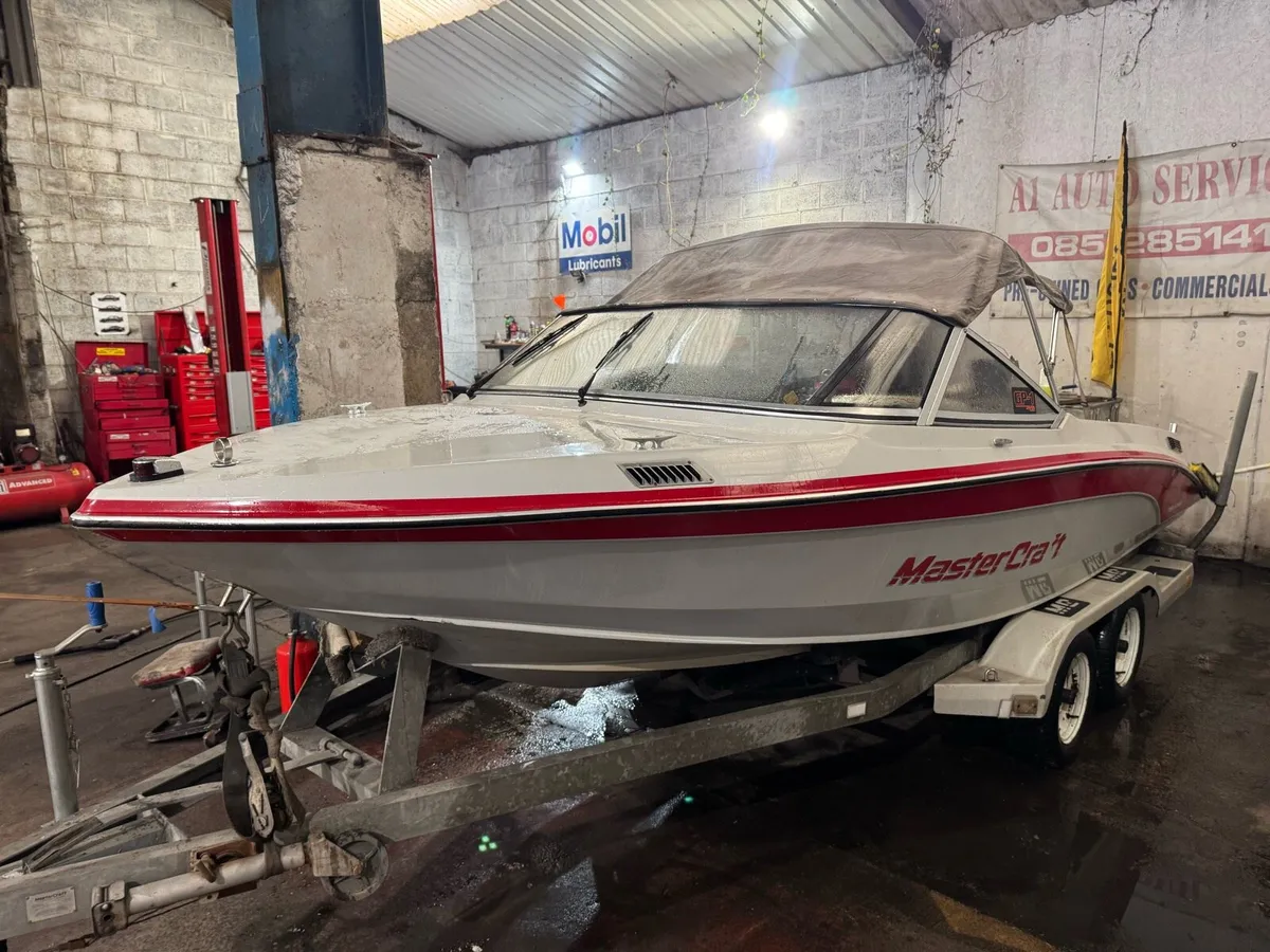 Mastercraft  V8 petrol speed boat - Image 2