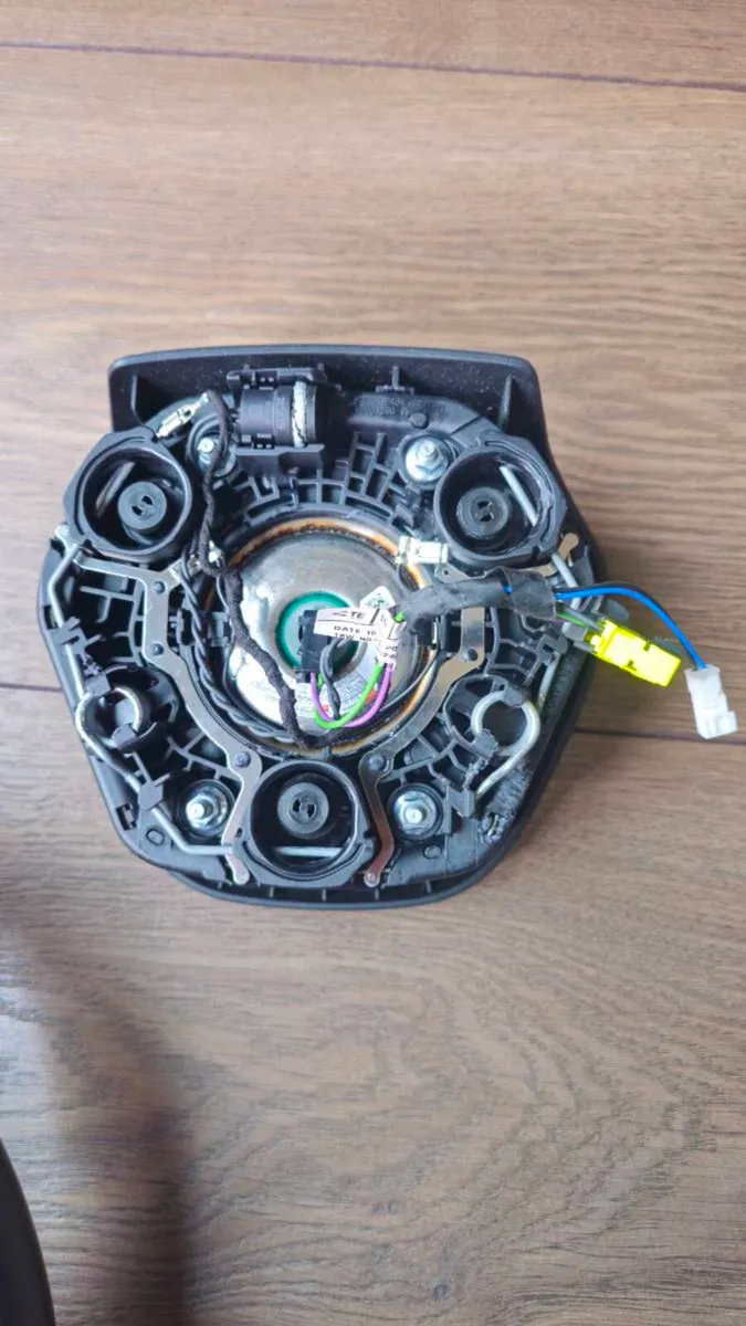 BMW G20 Steering wheel Airbag - Image 2