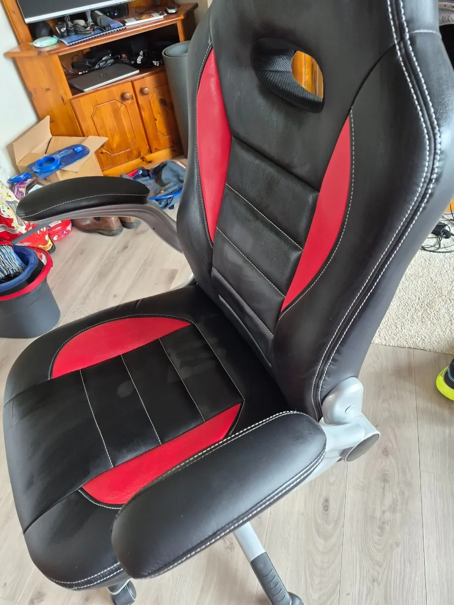 Office chair - Image 1