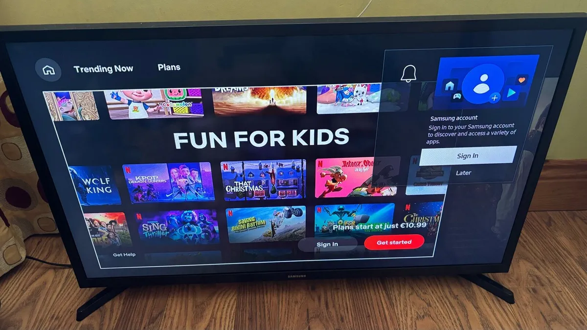 32” Samsung HDR Smart TV Less than one year old - Image 2