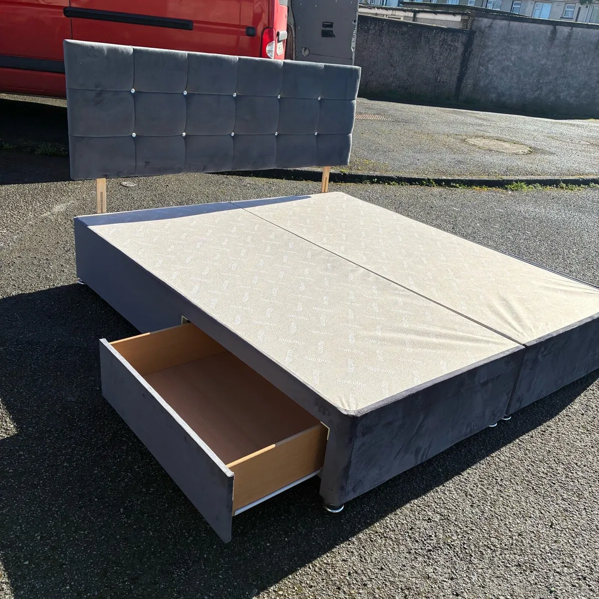 6ft Super King Fabulous Bed Crushed Velvet - Image 4