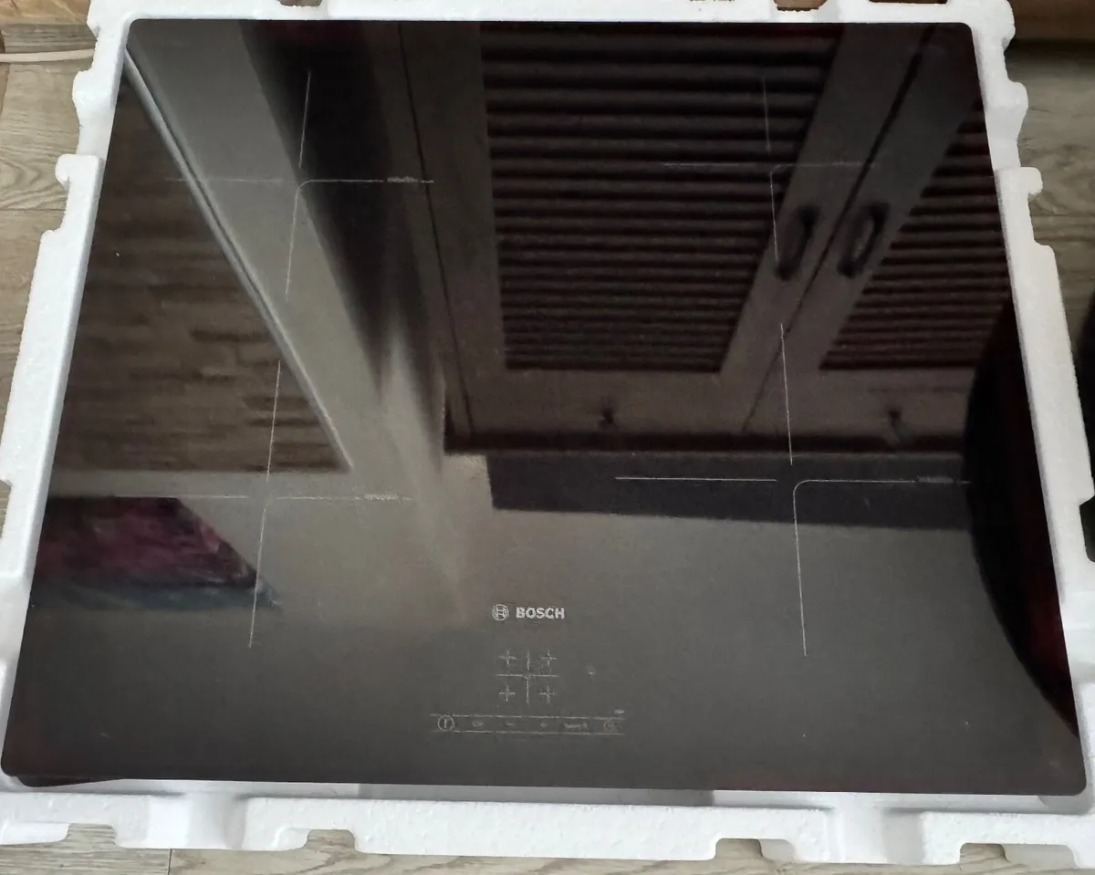 BOSCH 60cm INDUCTION HOB - Image 1