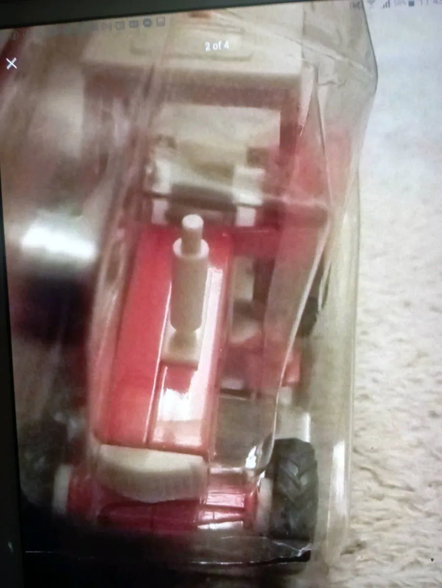 1-32 SCALE  BRITAIN'S DIE-CAST VINTAGE TRACTOR . - Image 2