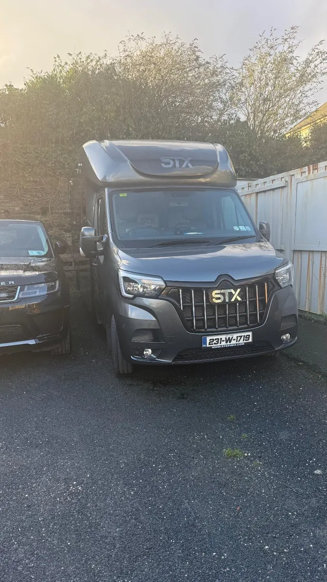 Stephex 2 horse Van - Image 1