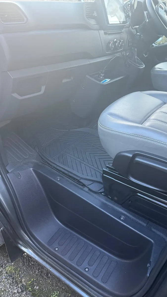 Stephex 2 horse Van - Image 3