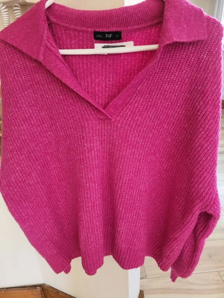 Ladies pink wool pullover size large - Image 1