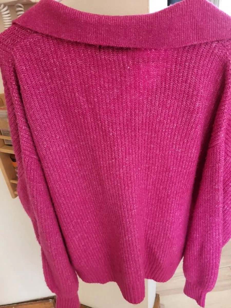 Ladies pink wool pullover size large - Image 4