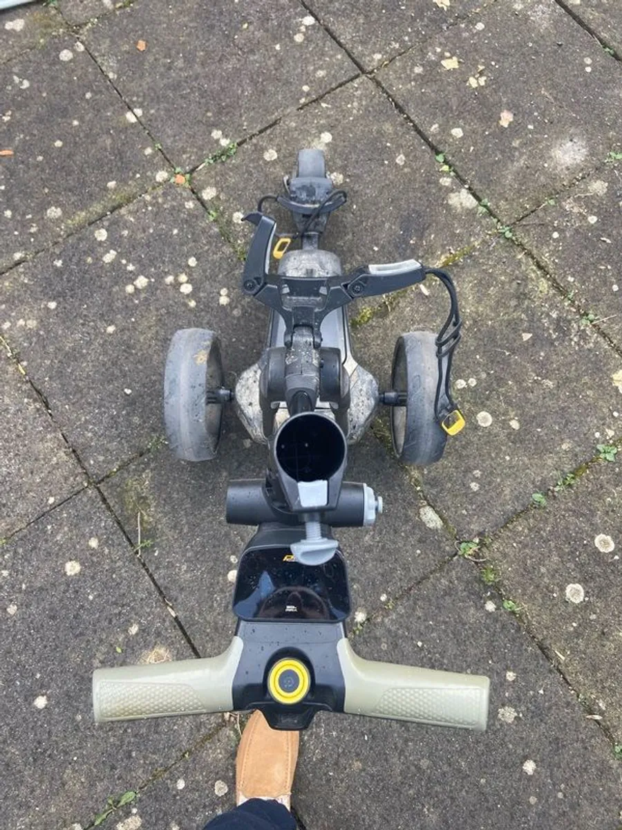 PowaKaddy FX3 Electric Trolley - Image 2