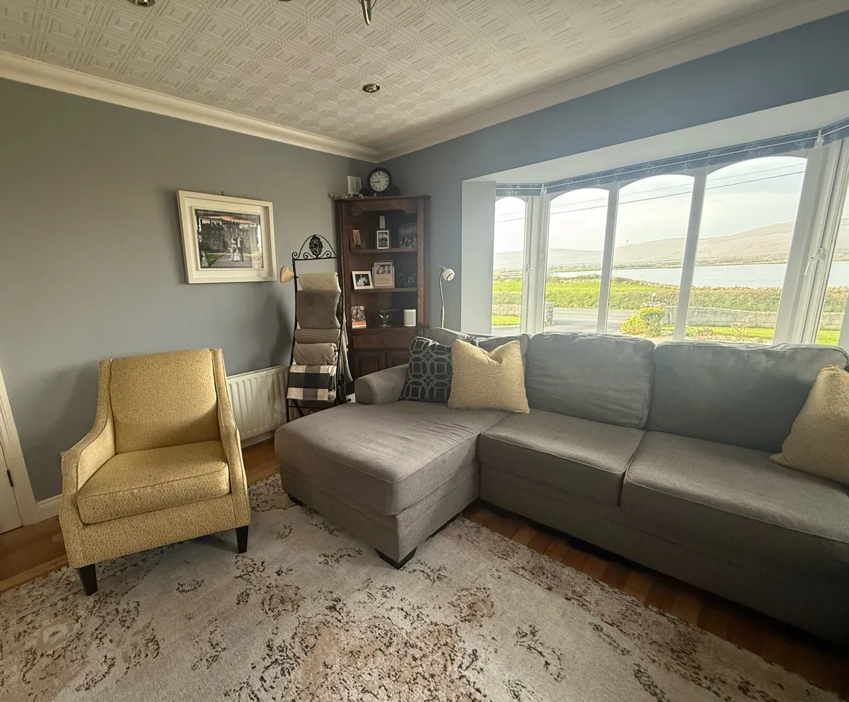 Furniture suite - sectional couch and chair - Image 4