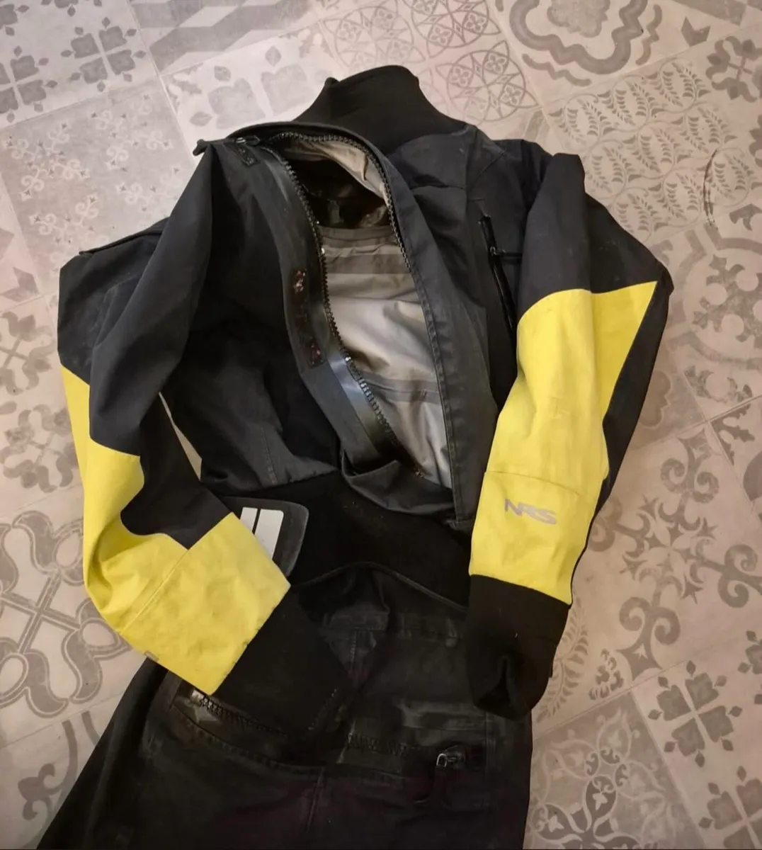 NRS Crux drysuit Small - Image 3