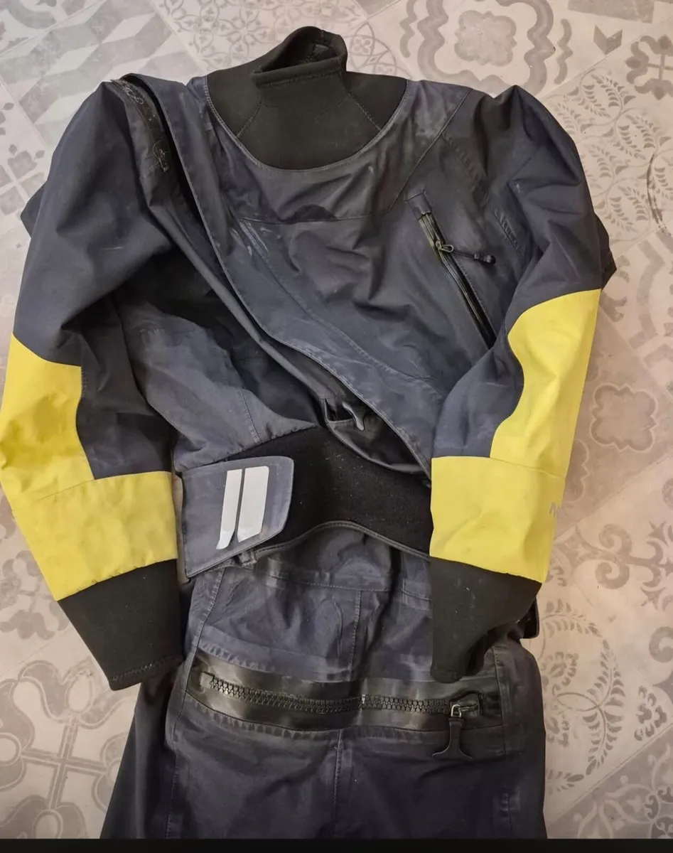 NRS Crux drysuit Small - Image 4