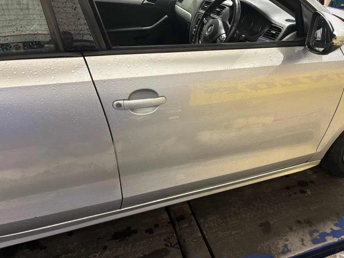 Volkswagen Jetta - Image 4