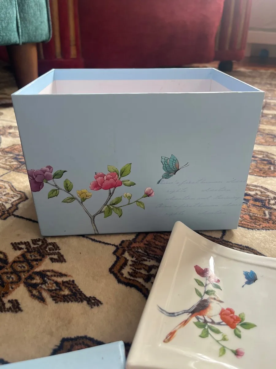 Bone China. Mug and saucer - Image 3