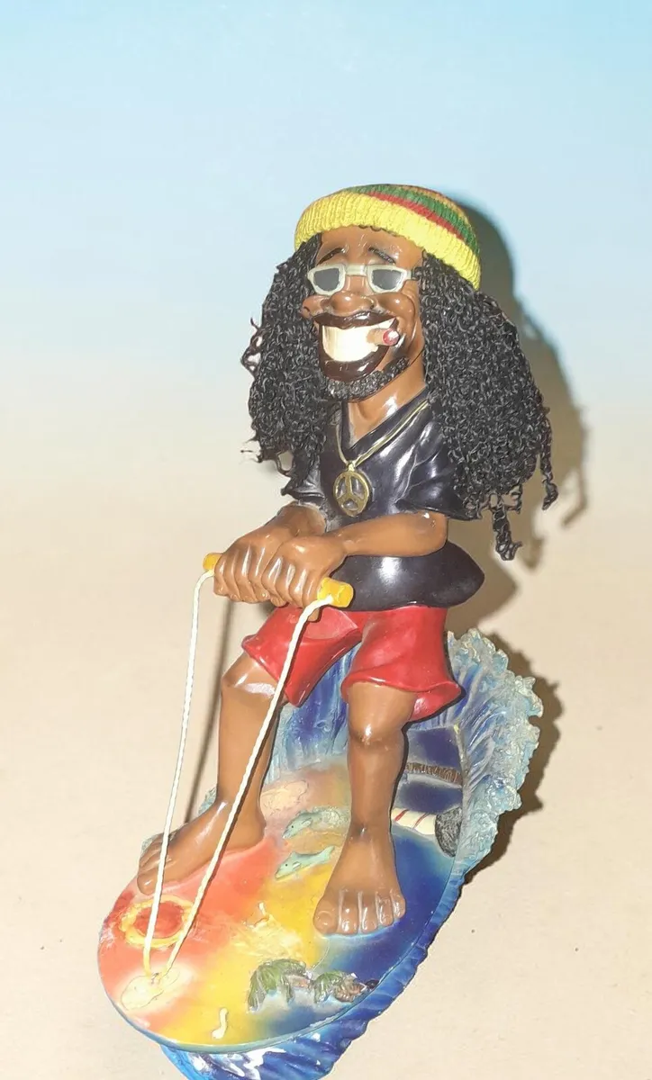 Large Bob Marley statue - Image 1