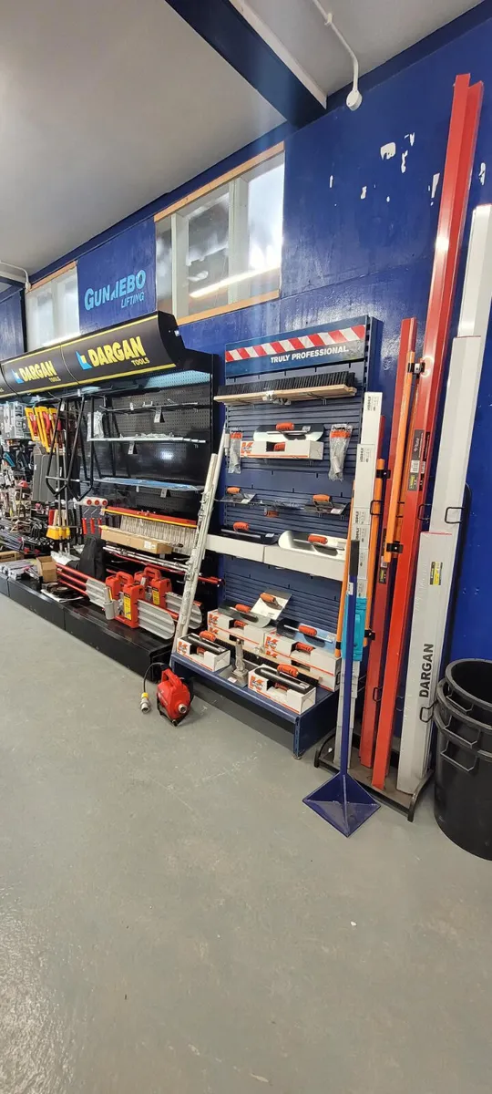 Selection Of Concrete moving and finishing Tools - Image 3