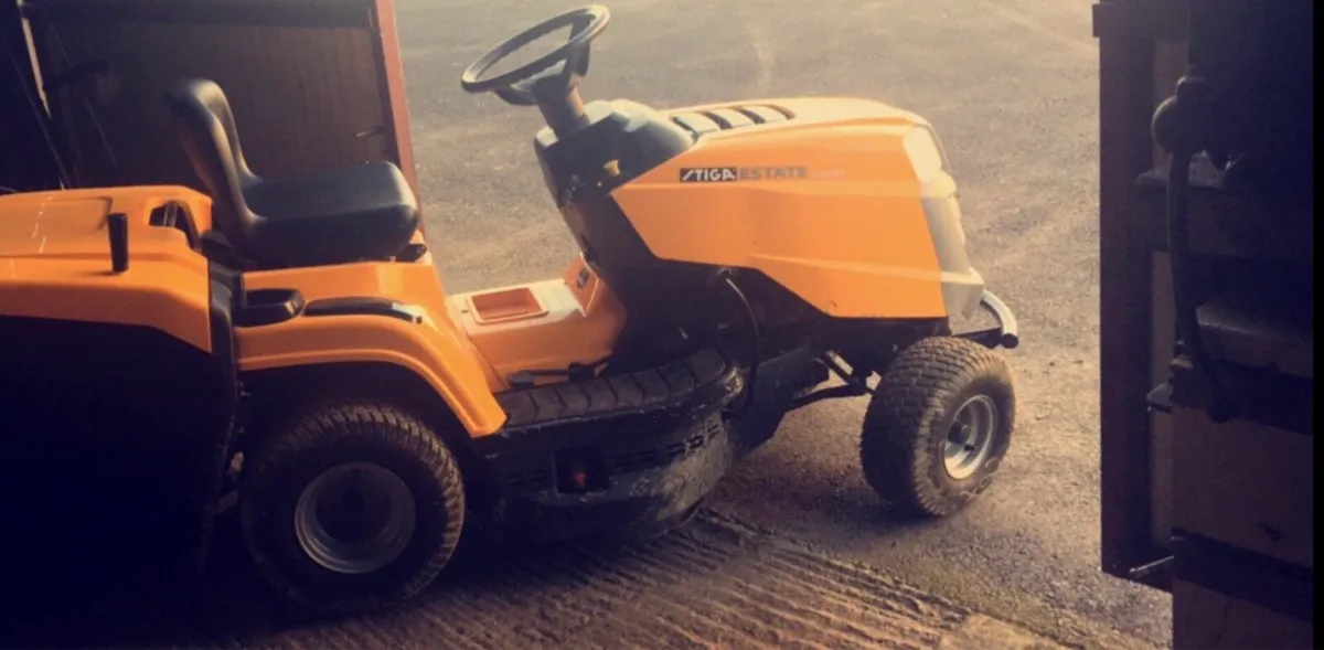 Stiga lawnmower Like new - Image 2