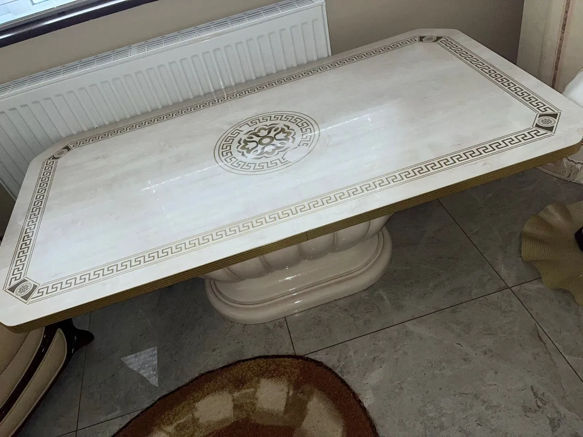 Large Italian marble coffee table - Image 2