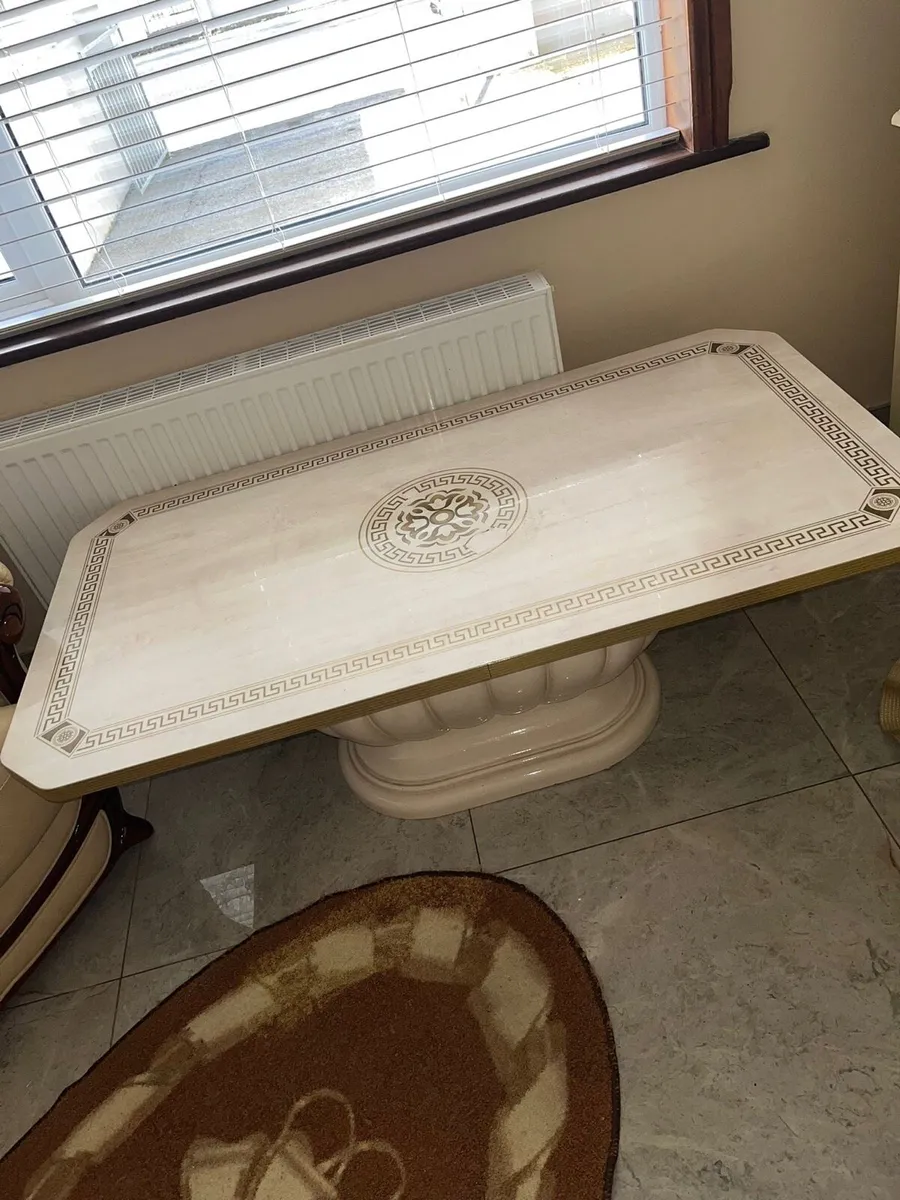 Large Italian marble coffee table - Image 1