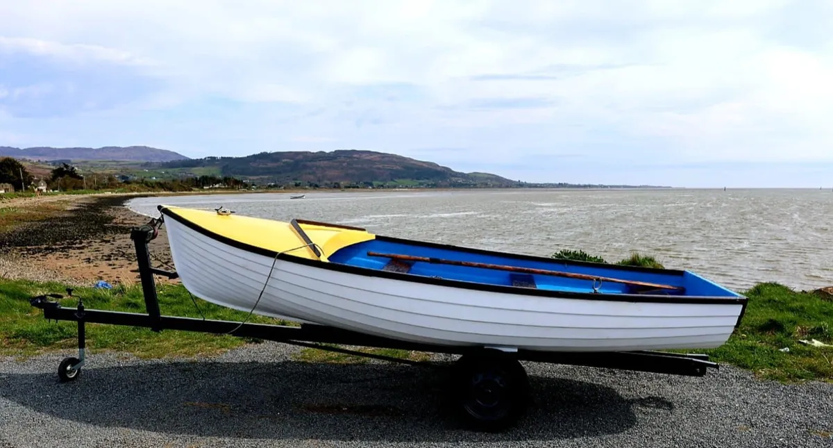 Sea / Lake  boat - Image 1
