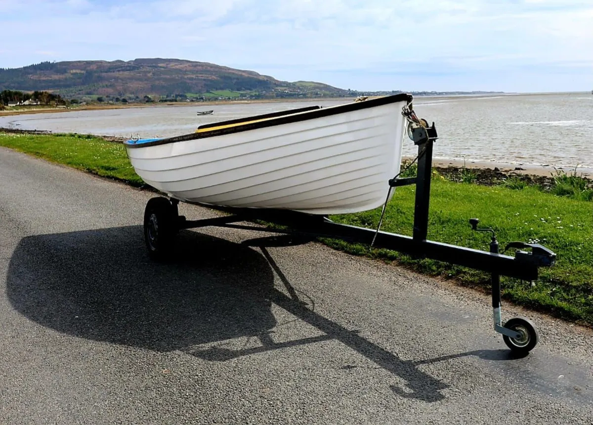 Sea / Lake  boat - Image 4