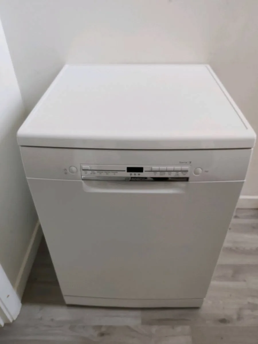 Bosch Series 2 Dishwasher Was Never Used - Image 1