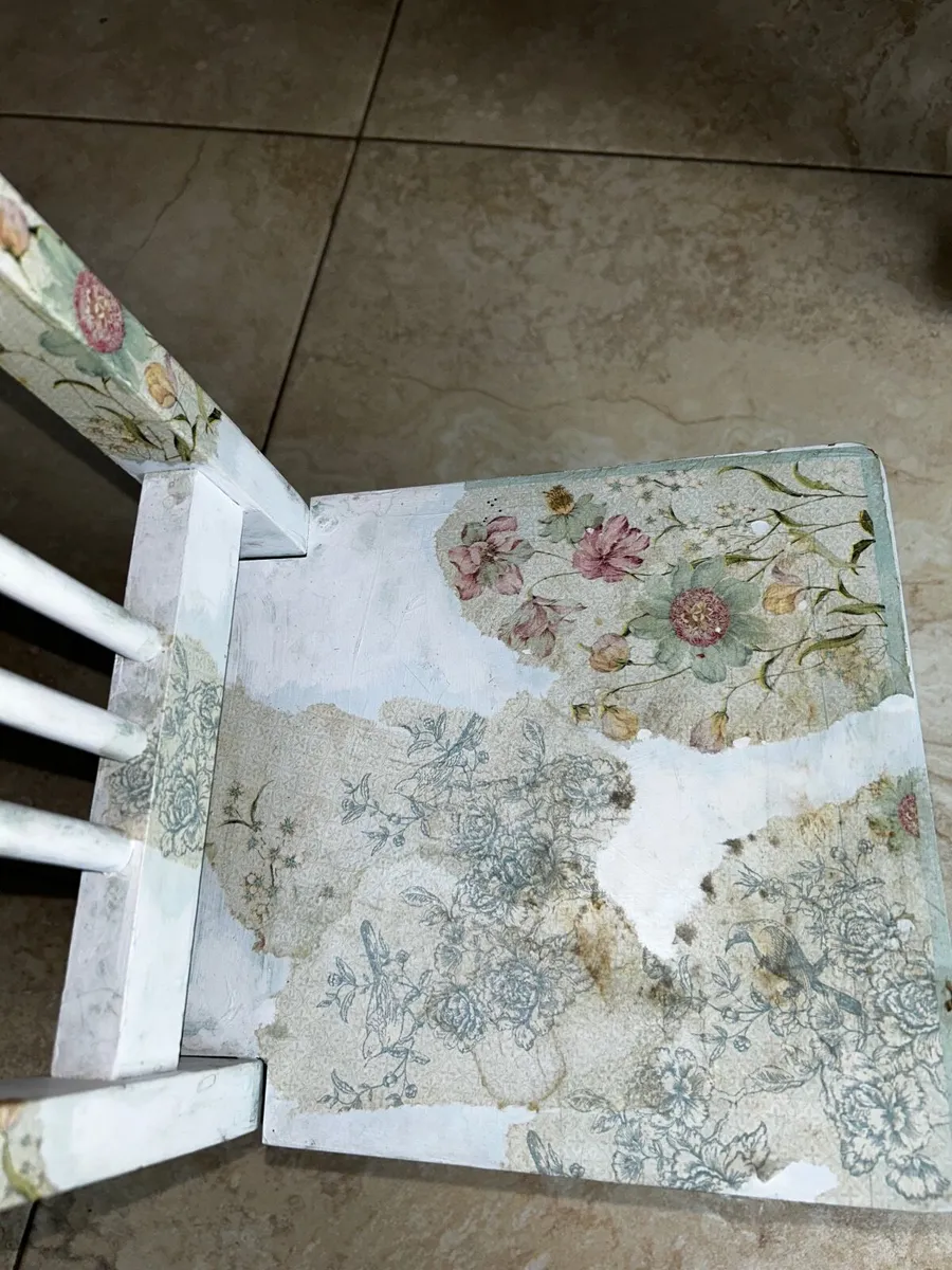 Child’s Chair - Image 3