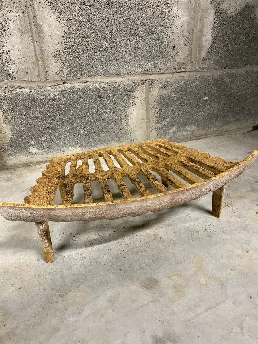 Lombard arch cast iron insert - Image 4