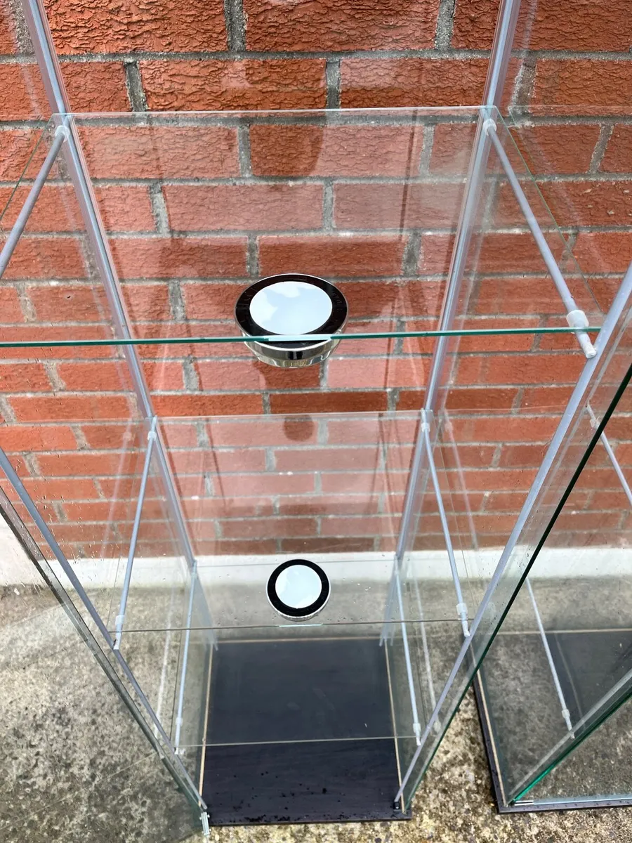 IKEA Display cases - Image 3