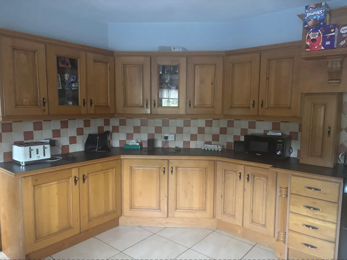 Solid oak kitchen - Image 4