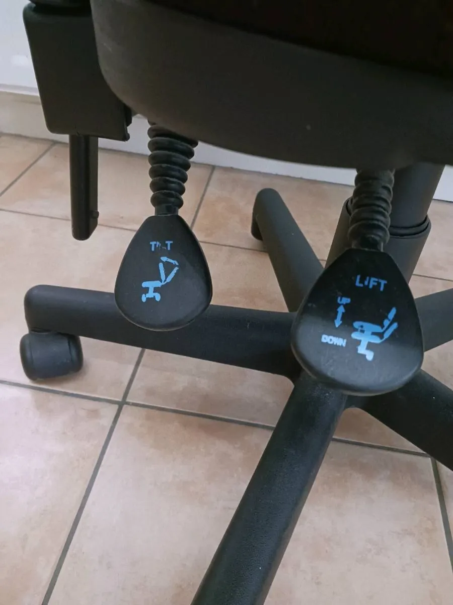 Office chair - Image 3