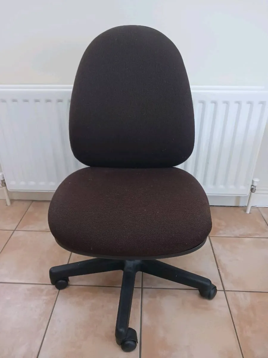 Office chair - Image 1