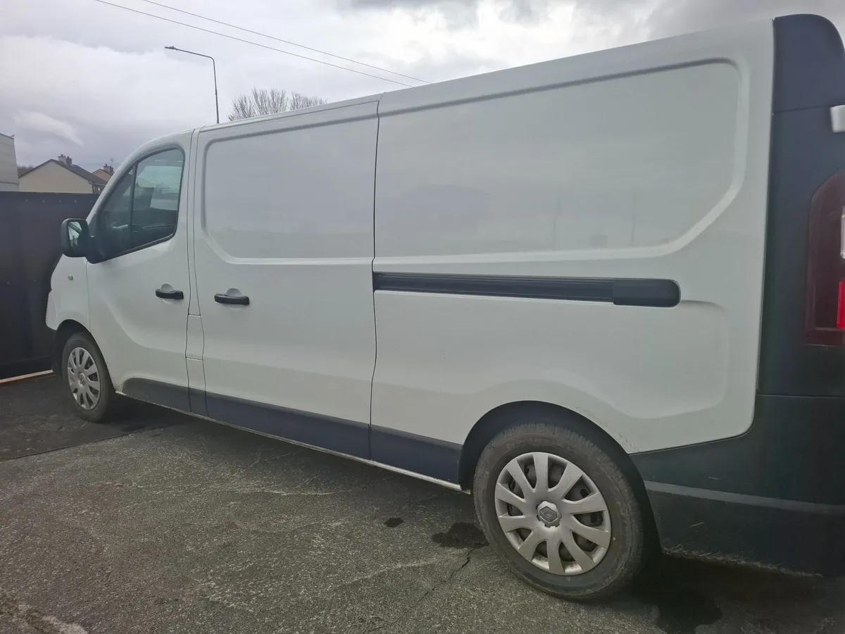 Renault Trafic 2020 - Image 2