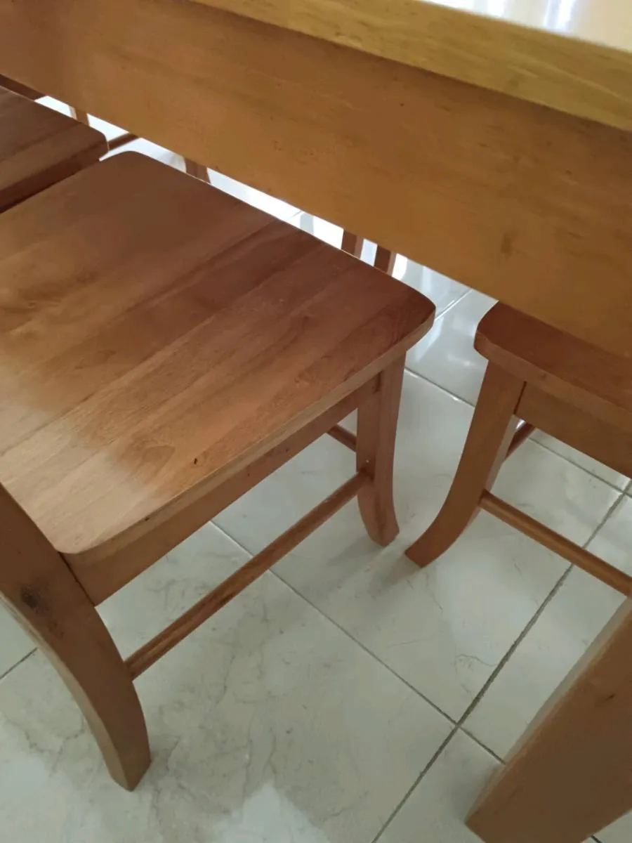 Kitchen table and 6 chairs - Image 4