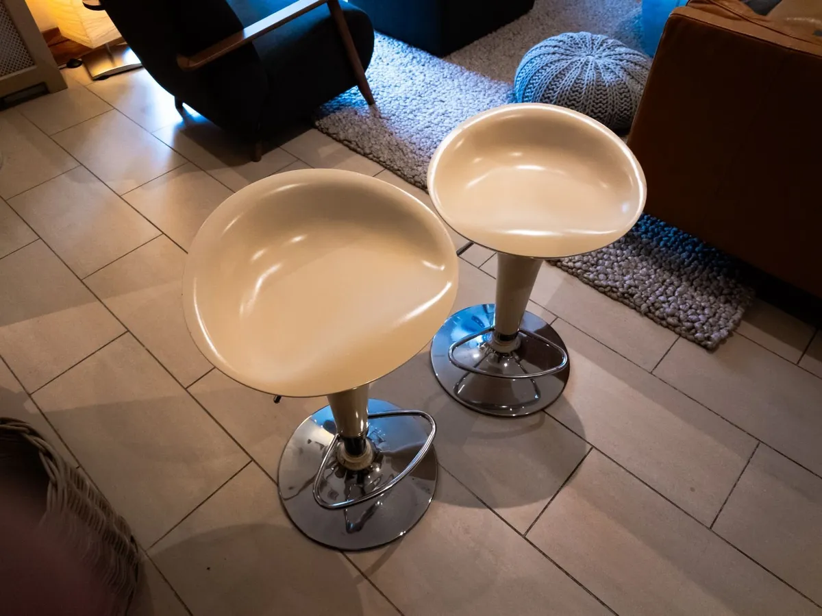 Set of two Bar Stools Counter Chairs | Beige - Image 4