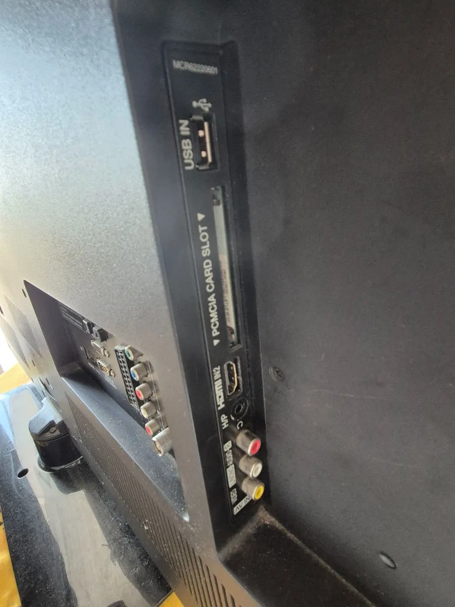 42 inch lg TV - Image 3