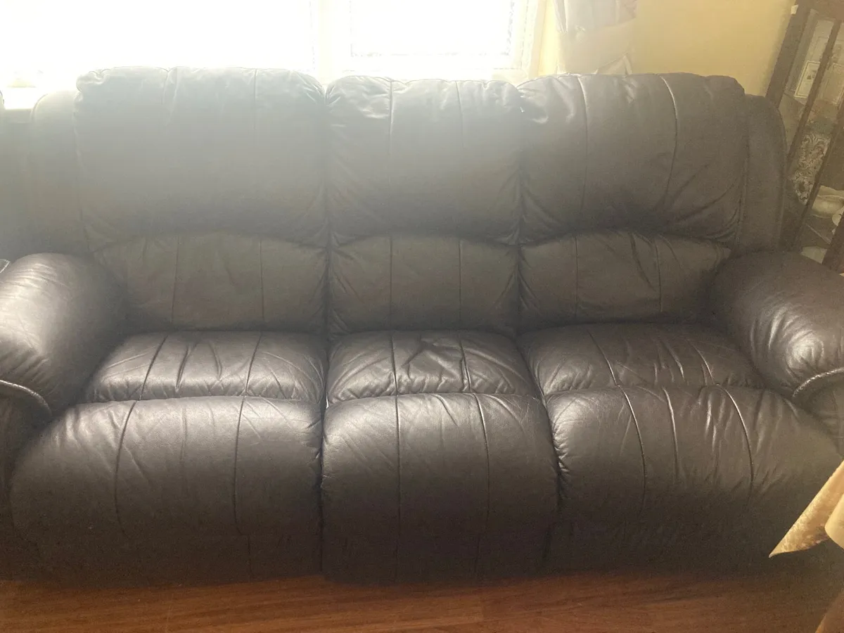 3 piece reclining leather suite - Image 1
