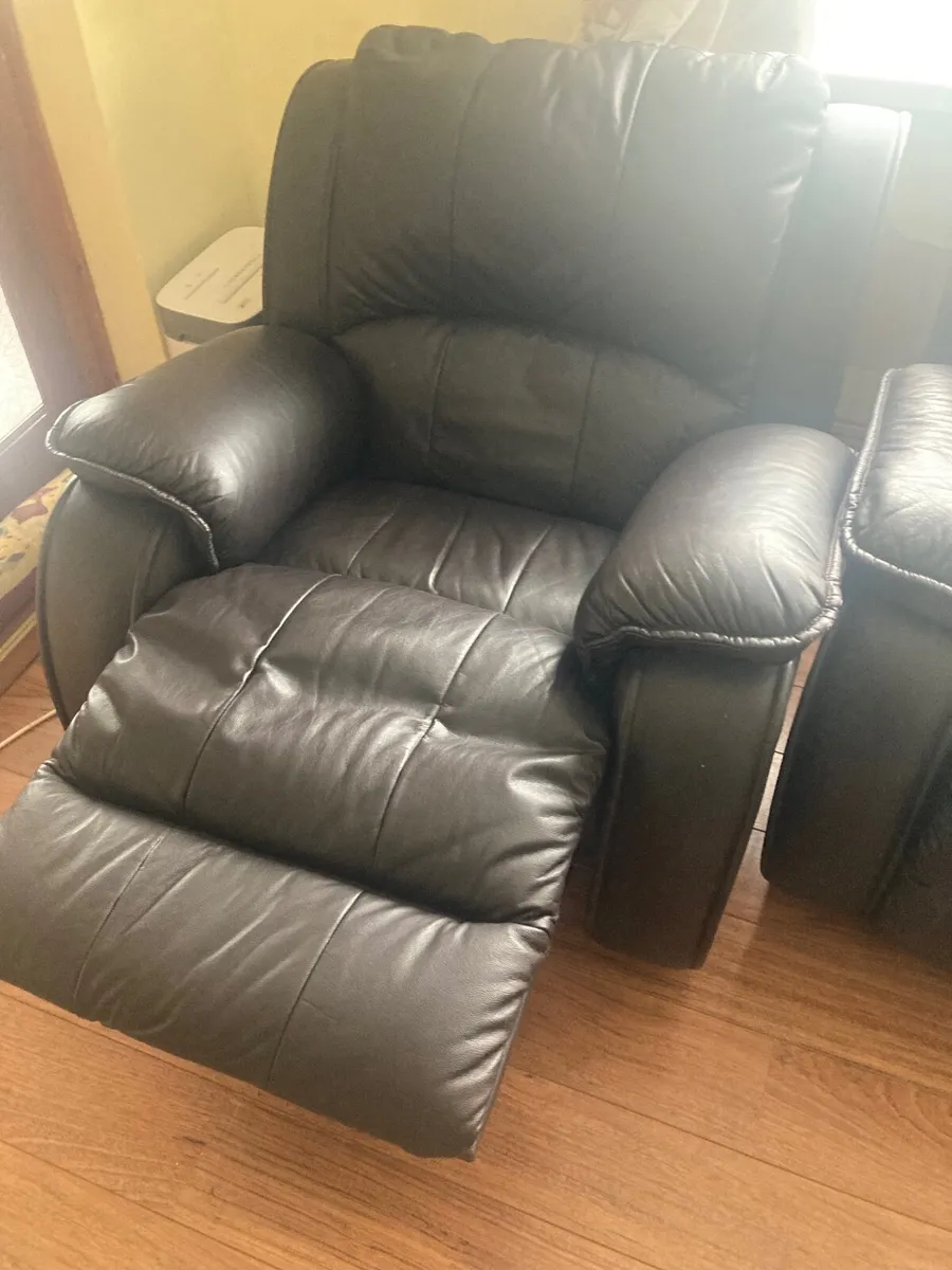 3 piece reclining leather suite - Image 3