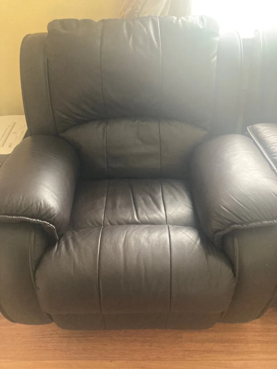 3 piece reclining leather suite - Image 4