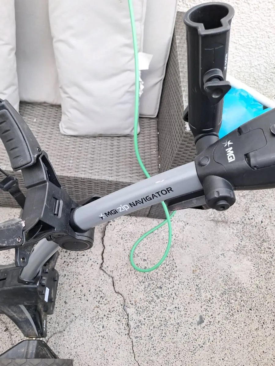 Remote control golf trolley - Image 2