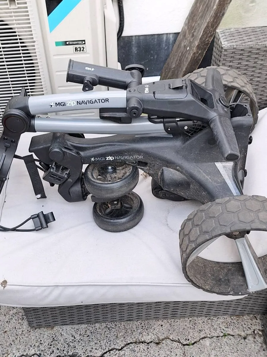 Remote control golf trolley - Image 4