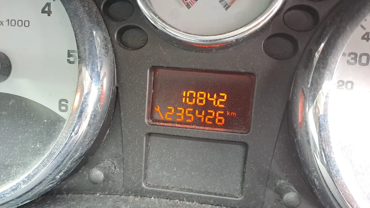 Peugeot 207 Cabriolet - Image 1