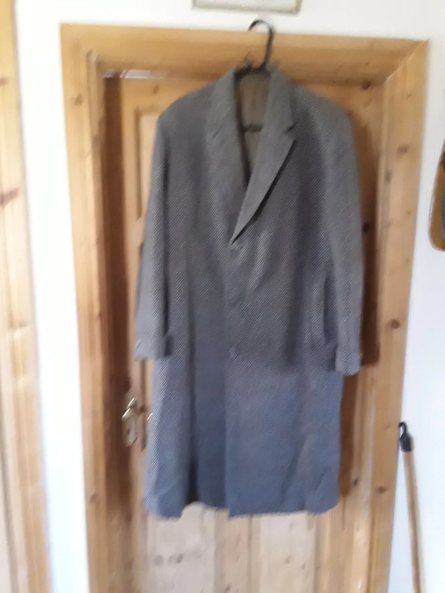 Gents extremely heavy vintage winter coat good con - Image 3