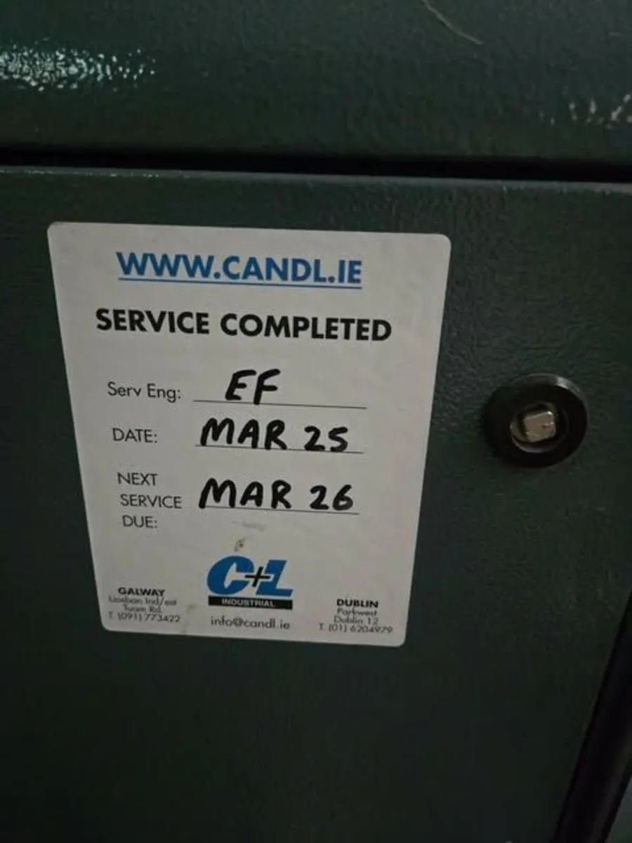 ATLAS COPCO GX7 FF - SCREW COMPRESSOR WITH DRYER - Image 3