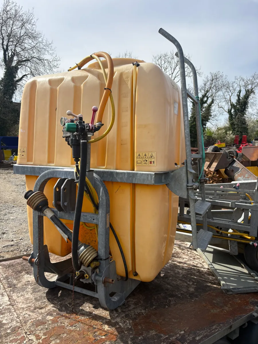 Jarmet 1200l sprayer - Image 1