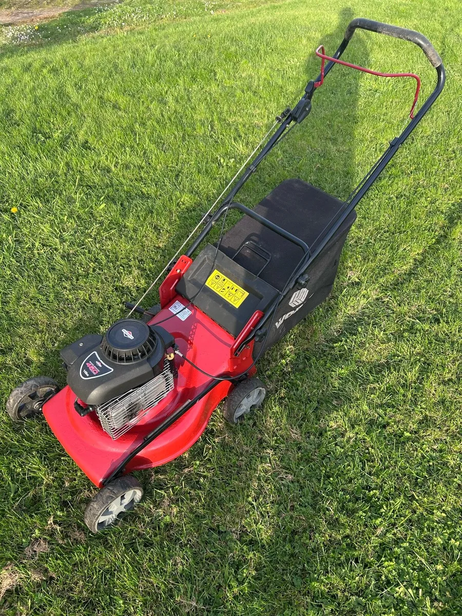 World 18” push lawnmower - Image 3